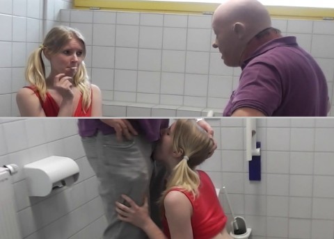 Zwergin Schulmaedchen Toilette Ficksahne
