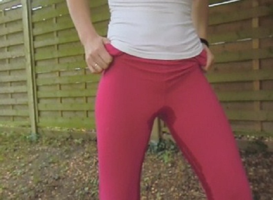 In die Leggins gepisst