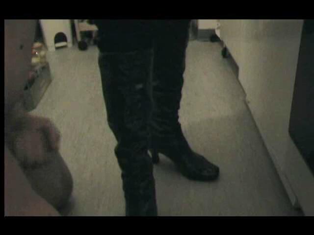 Brightboots lick!